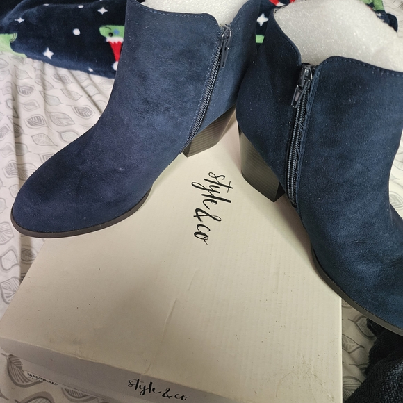 Style & Co. Women's Navy Ankle Boots - Picture 1 of 5